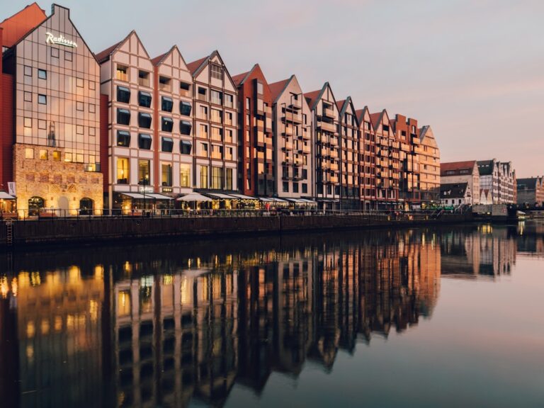 wideo św. Jan Gdańsk, filmowy spacer po kościele, przewodnik wideo Gdańsk zabytki