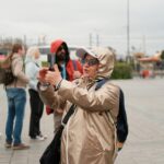 Jaki telefon do 2000 zł na turystyczne wypady? Aparat, kamera i wygoda zwiedzania miasta